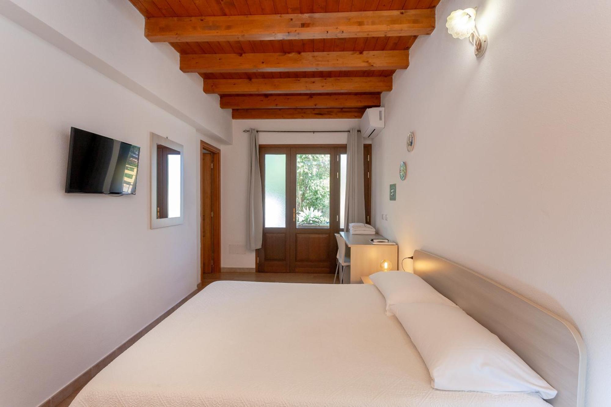 سان تيودورو B&B Pettirosso المظهر الخارجي الصورة